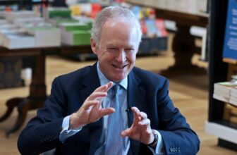 Barnes & Noble CEO James Daunt clarifies resolution to not ban gross sales of AI-generated books